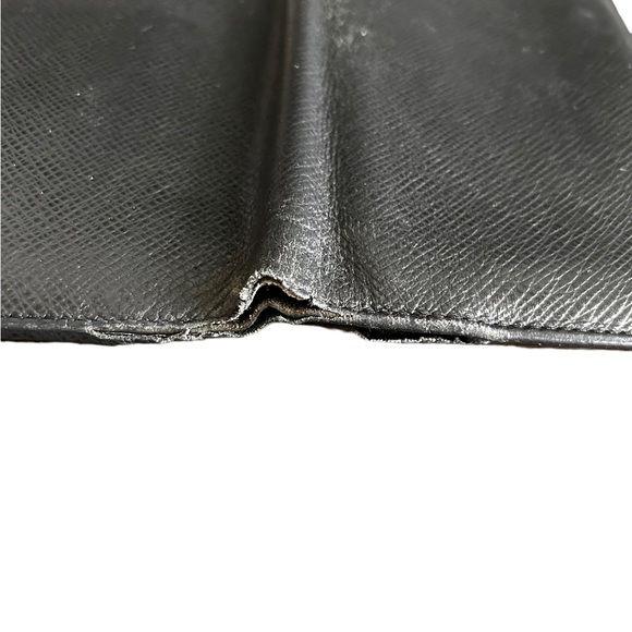 Louis Vuitton Black Taiga Brazza Bifold Long Wallet - Picture 7 of 16